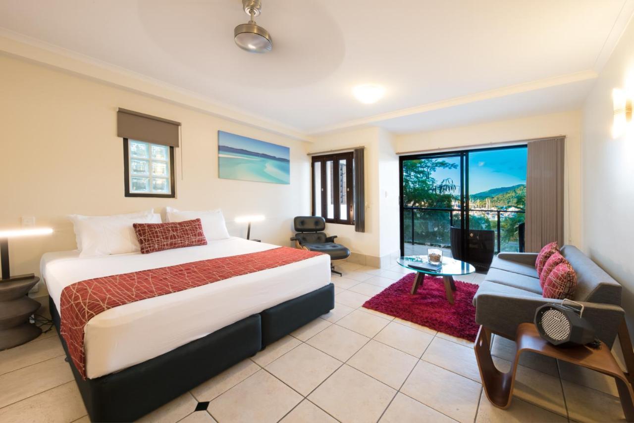 Aparthotel At Waterfront Whitsunday Retreat - Adults Only Airlie Beach Exterior foto